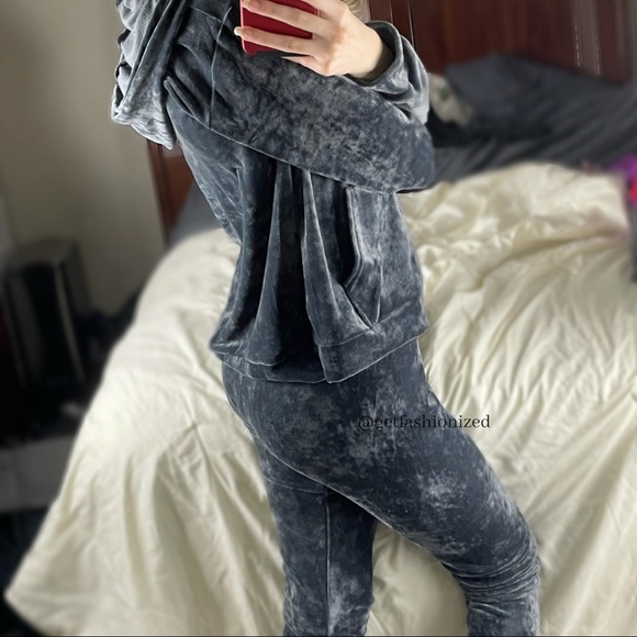 ✨New✨ Velour Jacket and Pants Set - Picture 3 of 6